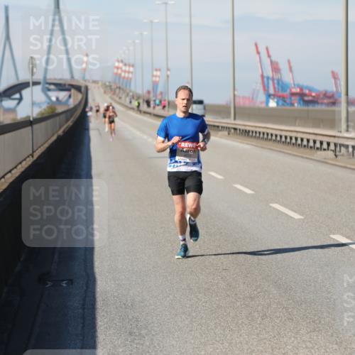 03.10.2025 - Köhlbrandbrückenlauf Yannick Fuchs http://msf.ph/oto/9183632 03.10.2025 11:34:13 Position 3  meine-sportfotos.de