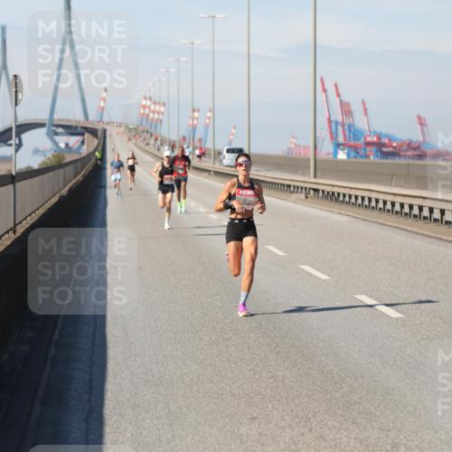 03.10.2025 - Köhlbrandbrückenlauf Yannick Fuchs http://msf.ph/oto/9183641 03.10.2025 11:34:23 Position 3  meine-sportfotos.de