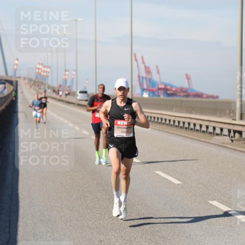 03.10.2025 - Köhlbrandbrückenlauf Yannick Fuchs http://msf.ph/oto/9183665 03.10.2025 11:34:29 Position 3 4027 meine-sportfotos.de