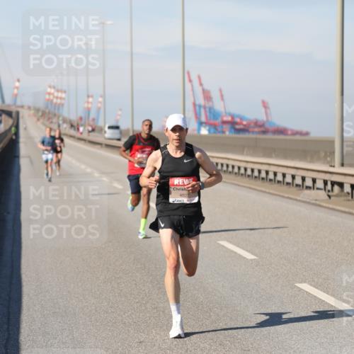 03.10.2025 - Köhlbrandbrückenlauf Yannick Fuchs http://msf.ph/oto/9183666 03.10.2025 11:34:29 Position 3 4027 meine-sportfotos.de