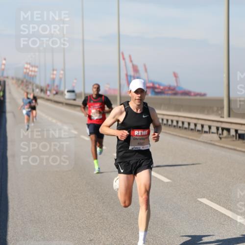 03.10.2025 - Köhlbrandbrückenlauf Yannick Fuchs http://msf.ph/oto/9183668 03.10.2025 11:34:30 Position 3 4027 meine-sportfotos.de