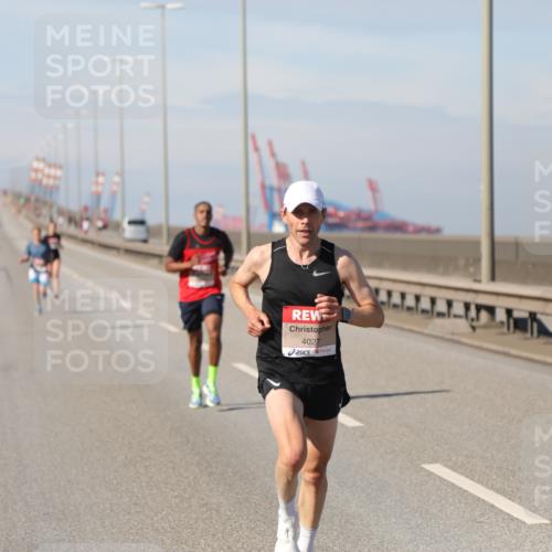 03.10.2025 - Köhlbrandbrückenlauf Yannick Fuchs http://msf.ph/oto/9183669 03.10.2025 11:34:30 Position 3 4027 meine-sportfotos.de