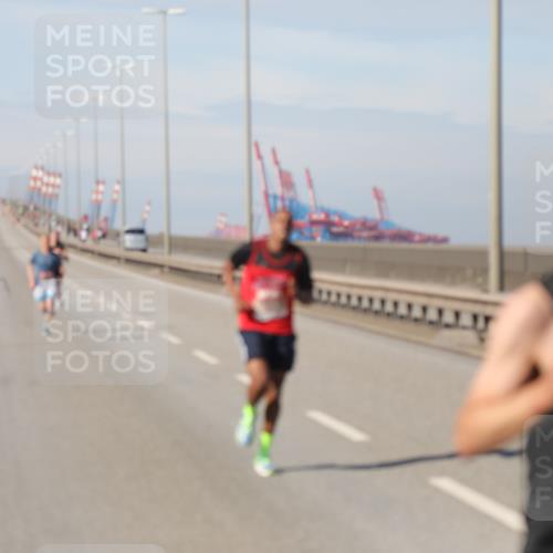 03.10.2025 - Köhlbrandbrückenlauf Yannick Fuchs http://msf.ph/oto/9183674 03.10.2025 11:34:31 Position 3  meine-sportfotos.de