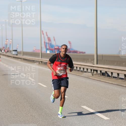 03.10.2025 - Köhlbrandbrückenlauf Yannick Fuchs http://msf.ph/oto/9183677 03.10.2025 11:34:32 Position 3 6483 meine-sportfotos.de