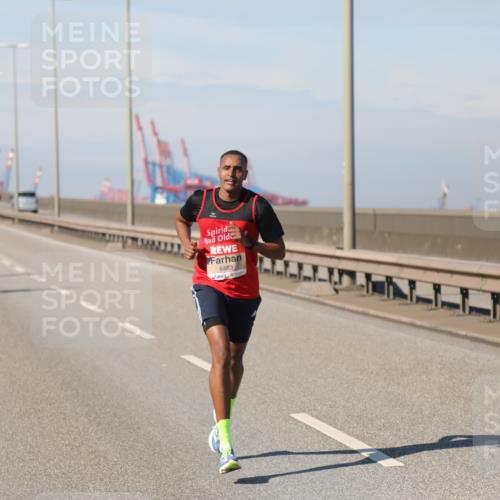 03.10.2025 - Köhlbrandbrückenlauf Yannick Fuchs http://msf.ph/oto/9183678 03.10.2025 11:34:32 Position 3 6483 meine-sportfotos.de
