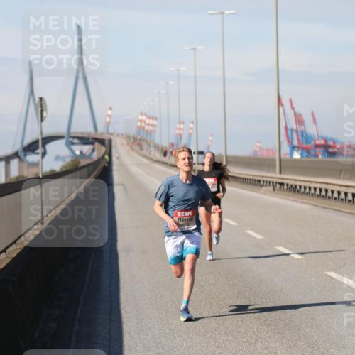 03.10.2025 - Köhlbrandbrückenlauf Yannick Fuchs http://msf.ph/oto/9183690 03.10.2025 11:34:37 Position 3  meine-sportfotos.de