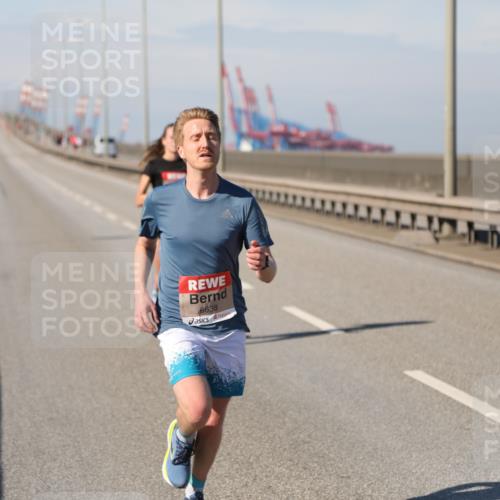 03.10.2025 - Köhlbrandbrückenlauf Yannick Fuchs http://msf.ph/oto/9183696 03.10.2025 11:34:38 Position 3 6638 meine-sportfotos.de