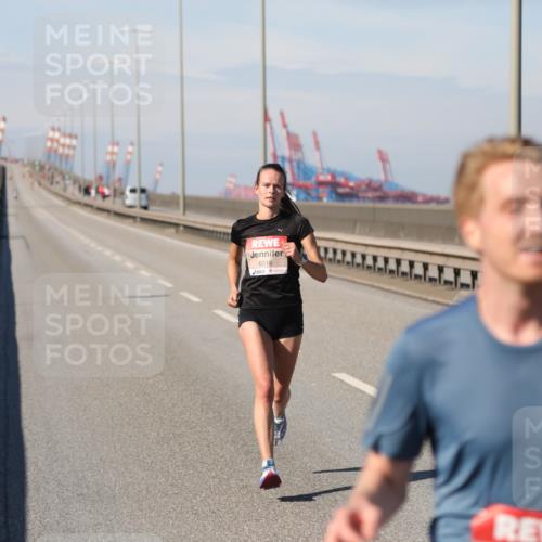 03.10.2025 - Köhlbrandbrückenlauf Yannick Fuchs http://msf.ph/oto/9183700 03.10.2025 11:34:39 Position 3 6516 meine-sportfotos.de