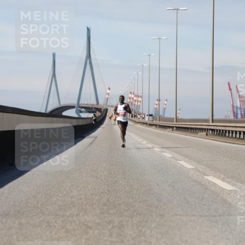 03.10.2025 - Köhlbrandbrückenlauf Yannick Fuchs http://msf.ph/oto/9183711 03.10.2025 11:35:22 Position 3  meine-sportfotos.de