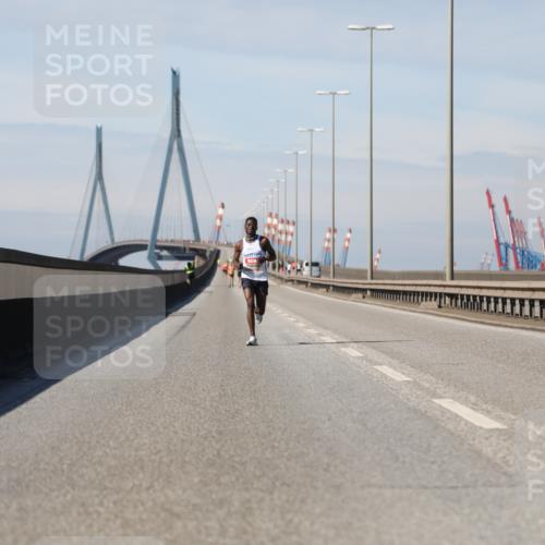 03.10.2025 - Köhlbrandbrückenlauf Yannick Fuchs http://msf.ph/oto/9183712 03.10.2025 11:35:23 Position 3  meine-sportfotos.de
