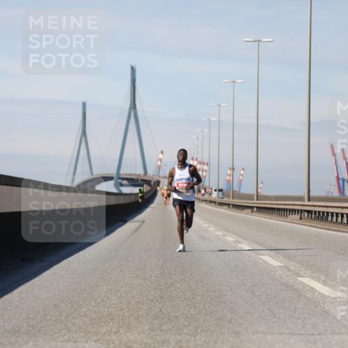 03.10.2025 - Köhlbrandbrückenlauf Yannick Fuchs http://msf.ph/oto/9183714 03.10.2025 11:35:24 Position 3  meine-sportfotos.de