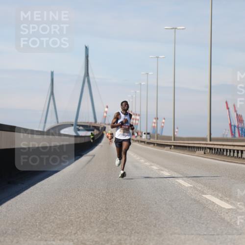 03.10.2025 - Köhlbrandbrückenlauf Yannick Fuchs http://msf.ph/oto/9183715 03.10.2025 11:35:24 Position 3  meine-sportfotos.de