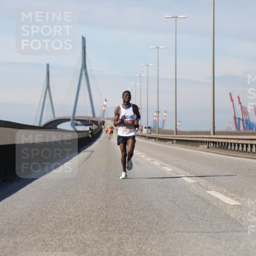 03.10.2025 - Köhlbrandbrückenlauf Yannick Fuchs http://msf.ph/oto/9183716 03.10.2025 11:35:25 Position 3  meine-sportfotos.de