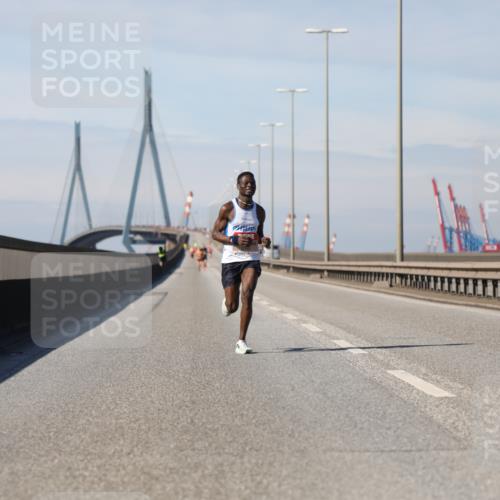03.10.2025 - Köhlbrandbrückenlauf Yannick Fuchs http://msf.ph/oto/9183717 03.10.2025 11:35:25 Position 3  meine-sportfotos.de