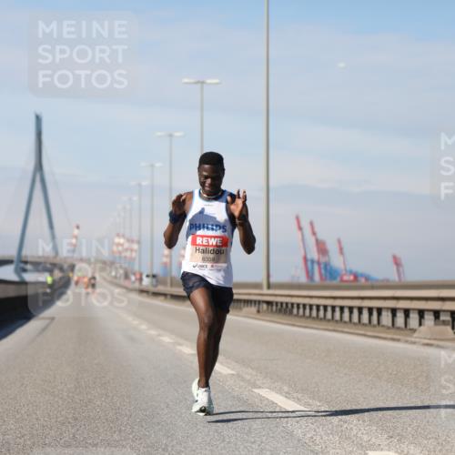 03.10.2025 - Köhlbrandbrückenlauf Yannick Fuchs http://msf.ph/oto/9183720 03.10.2025 11:35:26 Position 3 6359 meine-sportfotos.de