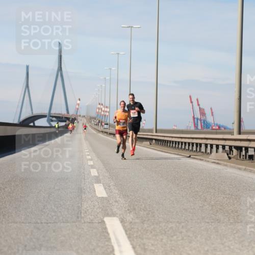 03.10.2025 - Köhlbrandbrückenlauf Yannick Fuchs http://msf.ph/oto/9183733 03.10.2025 11:35:53 Position 3  meine-sportfotos.de