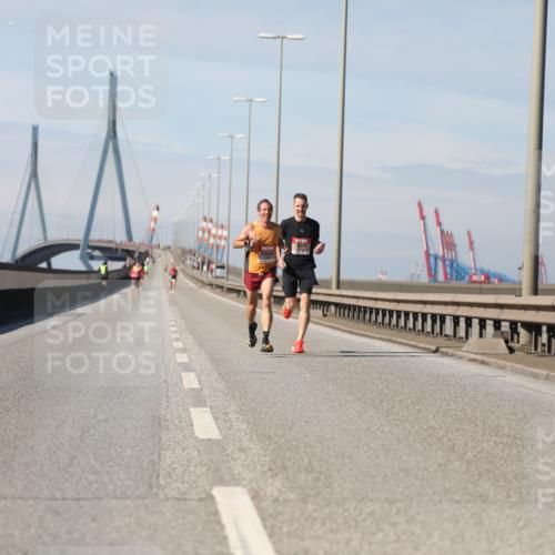 03.10.2025 - Köhlbrandbrückenlauf Yannick Fuchs http://msf.ph/oto/9183734 03.10.2025 11:35:53 Position 3  meine-sportfotos.de