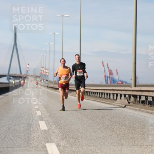 03.10.2025 - Köhlbrandbrückenlauf Yannick Fuchs http://msf.ph/oto/9183737 03.10.2025 11:35:54 Position 3  meine-sportfotos.de