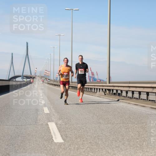 03.10.2025 - Köhlbrandbrückenlauf Yannick Fuchs http://msf.ph/oto/9183741 03.10.2025 11:35:55 Position 3  meine-sportfotos.de