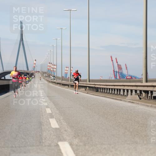 03.10.2025 - Köhlbrandbrückenlauf Yannick Fuchs http://msf.ph/oto/9183753 03.10.2025 11:36:15 Position 3  meine-sportfotos.de
