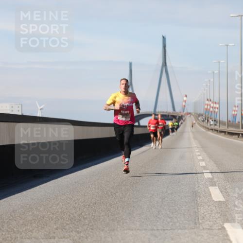 03.10.2025 - Köhlbrandbrückenlauf Yannick Fuchs http://msf.ph/oto/9183758 03.10.2025 11:36:19 Position 3  meine-sportfotos.de