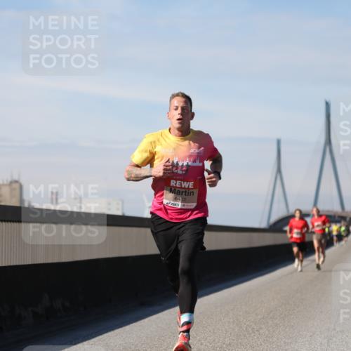 03.10.2025 - Köhlbrandbrückenlauf Yannick Fuchs http://msf.ph/oto/9183762 03.10.2025 11:36:21 Position 3 6482 meine-sportfotos.de