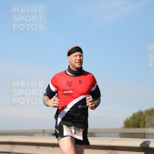 03.10.2025 - Köhlbrandbrückenlauf Yannick Fuchs http://msf.ph/oto/9183771 03.10.2025 11:36:24 Position 3 18 meine-sportfotos.de