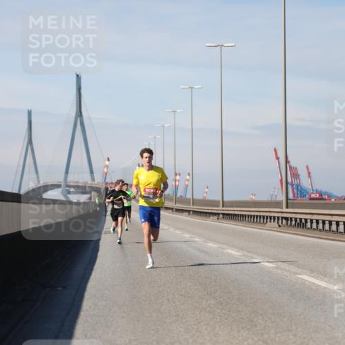 03.10.2025 - Köhlbrandbrückenlauf Yannick Fuchs http://msf.ph/oto/9183781 03.10.2025 11:36:43 Position 3  meine-sportfotos.de