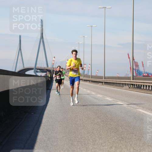 03.10.2025 - Köhlbrandbrückenlauf Yannick Fuchs http://msf.ph/oto/9183782 03.10.2025 11:36:43 Position 3  meine-sportfotos.de