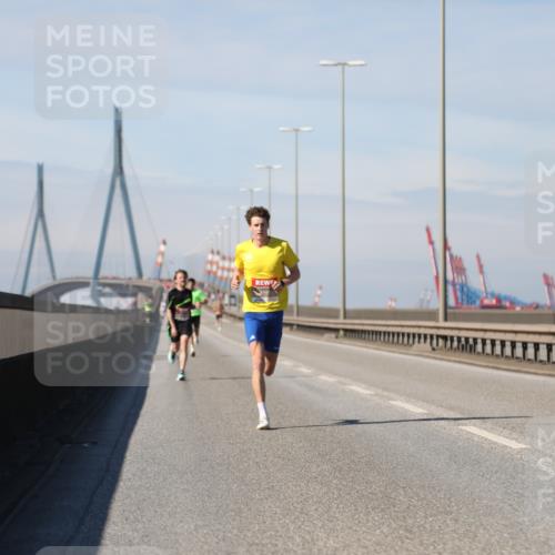 03.10.2025 - Köhlbrandbrückenlauf Yannick Fuchs http://msf.ph/oto/9183784 03.10.2025 11:36:44 Position 3  meine-sportfotos.de