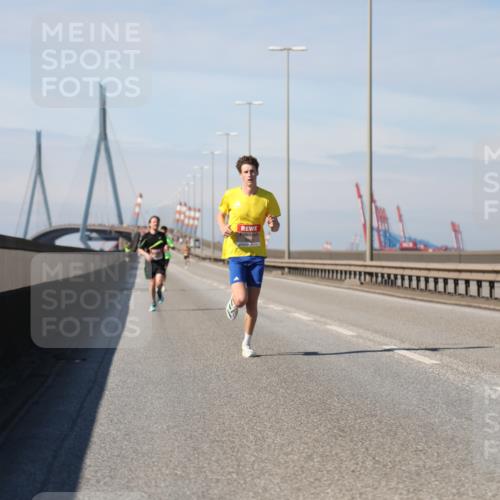 03.10.2025 - Köhlbrandbrückenlauf Yannick Fuchs http://msf.ph/oto/9183786 03.10.2025 11:36:44 Position 3  meine-sportfotos.de