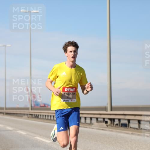 03.10.2025 - Köhlbrandbrückenlauf Yannick Fuchs http://msf.ph/oto/9183792 03.10.2025 11:36:46 Position 3 6253 meine-sportfotos.de