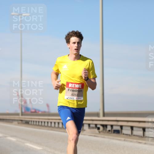 03.10.2025 - Köhlbrandbrückenlauf Yannick Fuchs http://msf.ph/oto/9183793 03.10.2025 11:36:47 Position 3 6253 meine-sportfotos.de