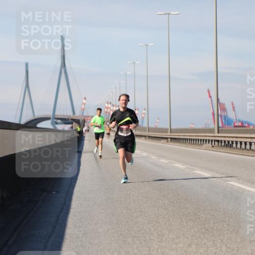 03.10.2025 - Köhlbrandbrückenlauf Yannick Fuchs http://msf.ph/oto/9183796 03.10.2025 11:36:48 Position 3  meine-sportfotos.de