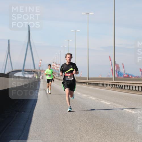 03.10.2025 - Köhlbrandbrückenlauf Yannick Fuchs http://msf.ph/oto/9183797 03.10.2025 11:36:48 Position 3  meine-sportfotos.de