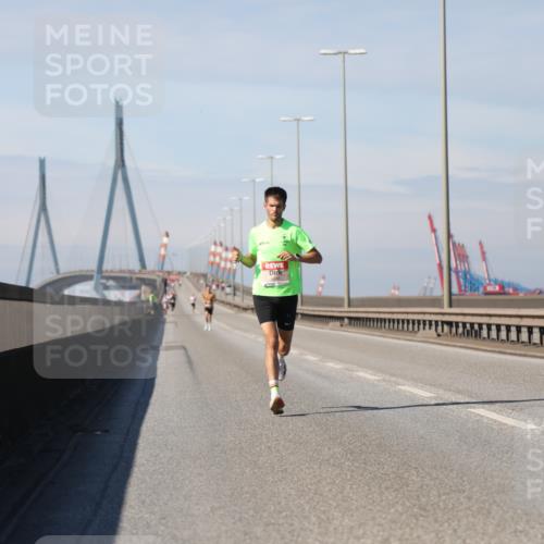 03.10.2025 - Köhlbrandbrückenlauf Yannick Fuchs http://msf.ph/oto/9183810 03.10.2025 11:36:53 Position 3  meine-sportfotos.de