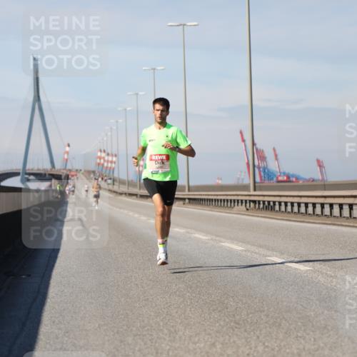 03.10.2025 - Köhlbrandbrückenlauf Yannick Fuchs http://msf.ph/oto/9183811 03.10.2025 11:36:54 Position 3 6248 meine-sportfotos.de