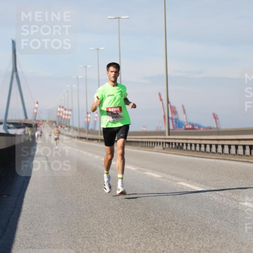 03.10.2025 - Köhlbrandbrückenlauf Yannick Fuchs http://msf.ph/oto/9183812 03.10.2025 11:36:54 Position 3 6248 meine-sportfotos.de