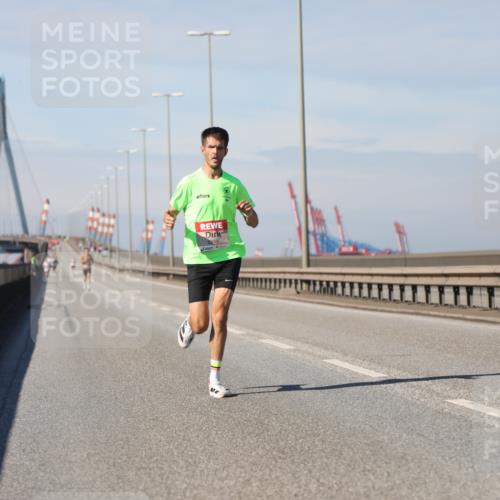 03.10.2025 - Köhlbrandbrückenlauf Yannick Fuchs http://msf.ph/oto/9183813 03.10.2025 11:36:54 Position 3 6248 meine-sportfotos.de