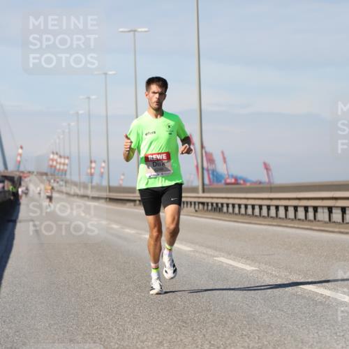 03.10.2025 - Köhlbrandbrückenlauf Yannick Fuchs http://msf.ph/oto/9183814 03.10.2025 11:36:55 Position 3 6248 meine-sportfotos.de