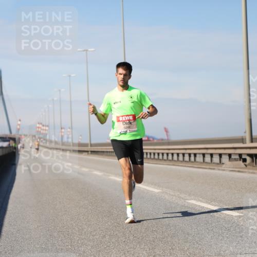 03.10.2025 - Köhlbrandbrückenlauf Yannick Fuchs http://msf.ph/oto/9183816 03.10.2025 11:36:55 Position 3 6248 meine-sportfotos.de