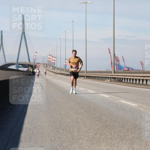 03.10.2025 - Köhlbrandbrückenlauf Yannick Fuchs http://msf.ph/oto/9183821 03.10.2025 11:37:09 Position 3  meine-sportfotos.de