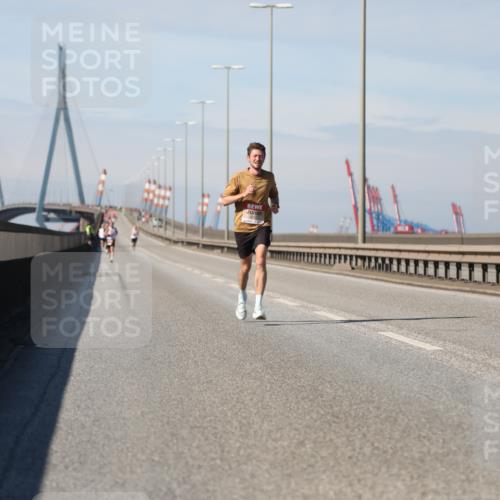 03.10.2025 - Köhlbrandbrückenlauf Yannick Fuchs http://msf.ph/oto/9183822 03.10.2025 11:37:11 Position 3  meine-sportfotos.de