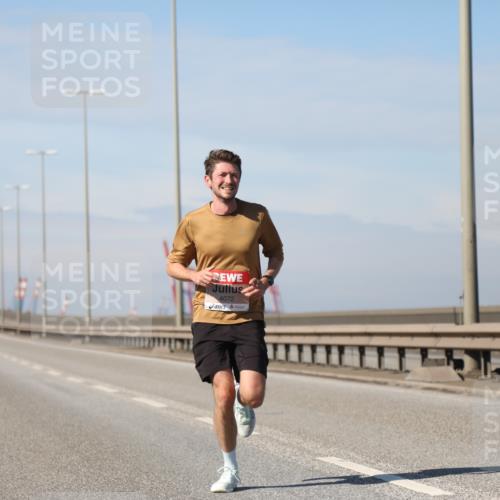 03.10.2025 - Köhlbrandbrückenlauf Yannick Fuchs http://msf.ph/oto/9183826 03.10.2025 11:37:13 Position 3 4072 meine-sportfotos.de