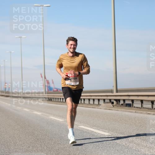 03.10.2025 - Köhlbrandbrückenlauf Yannick Fuchs http://msf.ph/oto/9183827 03.10.2025 11:37:14 Position 3 4072 meine-sportfotos.de