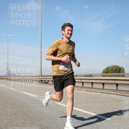 03.10.2025 - Köhlbrandbrückenlauf Yannick Fuchs http://msf.ph/oto/9183831 03.10.2025 11:37:15 Position 3 4072 meine-sportfotos.de