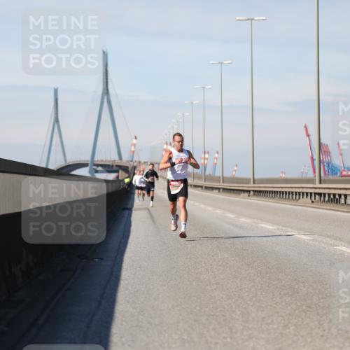 03.10.2025 - Köhlbrandbrückenlauf Yannick Fuchs http://msf.ph/oto/9183833 03.10.2025 11:37:25 Position 3  meine-sportfotos.de