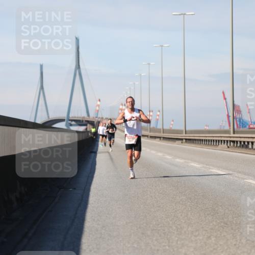 03.10.2025 - Köhlbrandbrückenlauf Yannick Fuchs http://msf.ph/oto/9183835 03.10.2025 11:37:26 Position 3 6217 meine-sportfotos.de