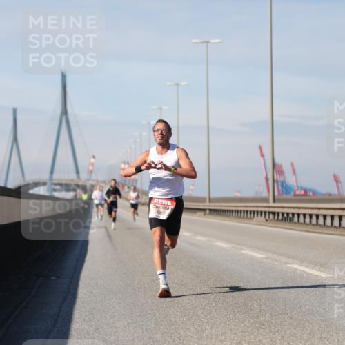 03.10.2025 - Köhlbrandbrückenlauf Yannick Fuchs http://msf.ph/oto/9183840 03.10.2025 11:37:27 Position 3 6216 meine-sportfotos.de