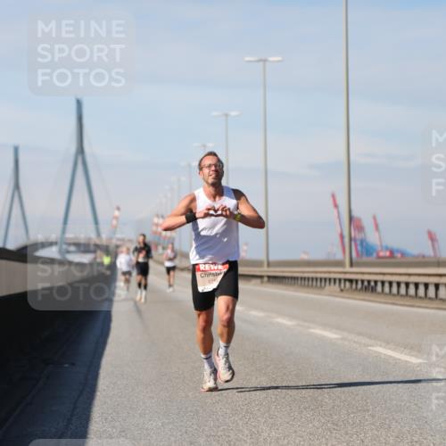 03.10.2025 - Köhlbrandbrückenlauf Yannick Fuchs http://msf.ph/oto/9183841 03.10.2025 11:37:28 Position 3 621 meine-sportfotos.de